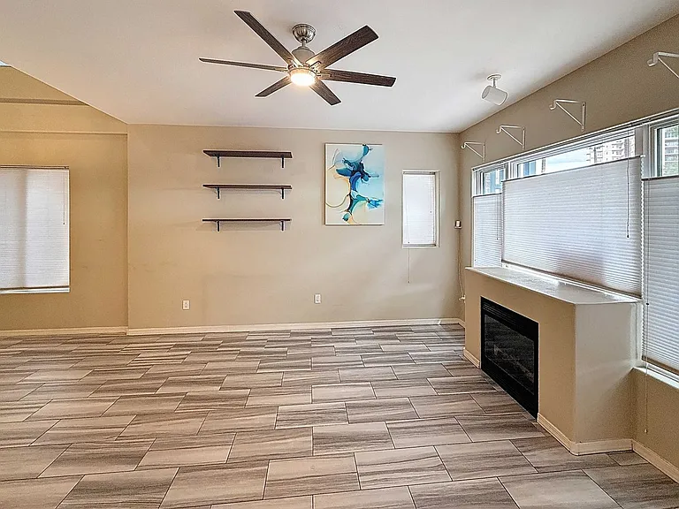 16 W Encanto Blvd #2 — Photo 7