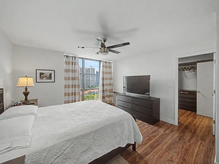 18181 NE 31st Ct #1807 — Photo 13