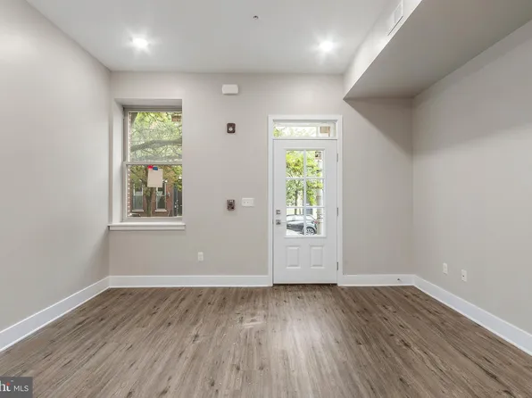1933 Christian St #1, Philadelphia, PA 19146