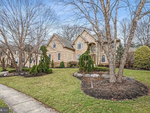 2nd image of 48 Manor House Dr