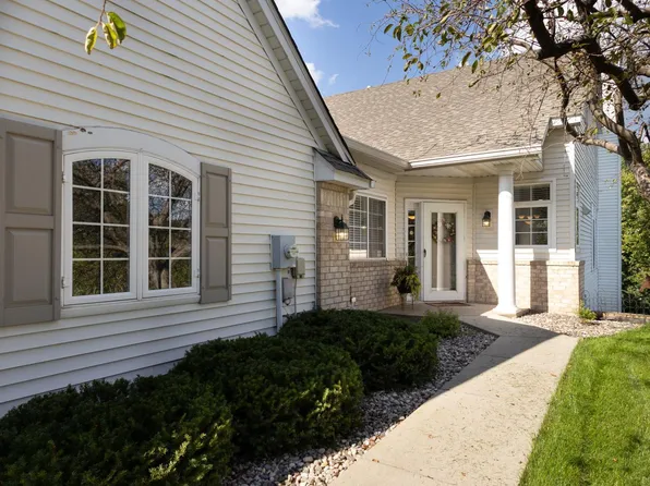 18082 Cattail Ct, Eden Prairie, MN 55346