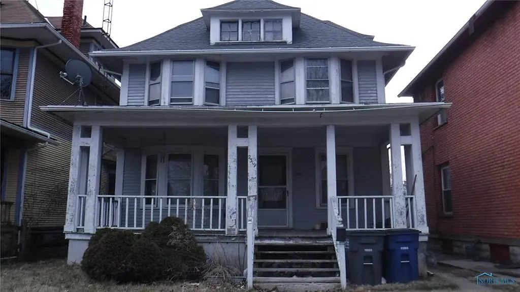 2319 Fulton St photo 1