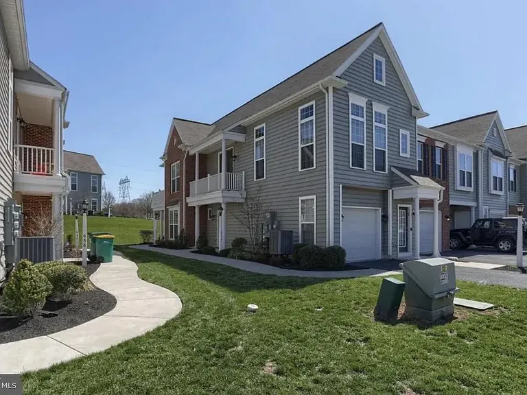 670 Whitetail Dr — Photo 2