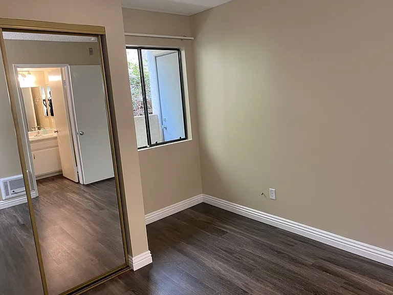 Hillcrest Palms Apartments — Photo 34