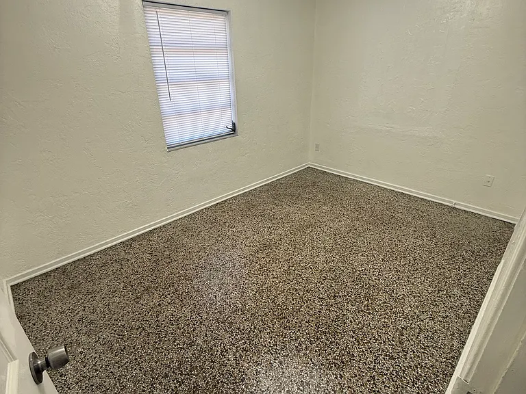 520 Sandra Ave — Photo 7