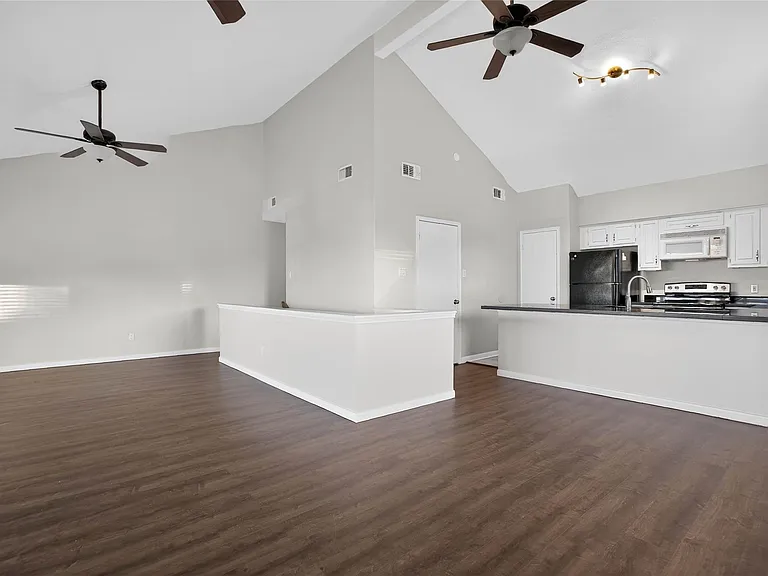 88 Lakeview Vlg — Photo 21