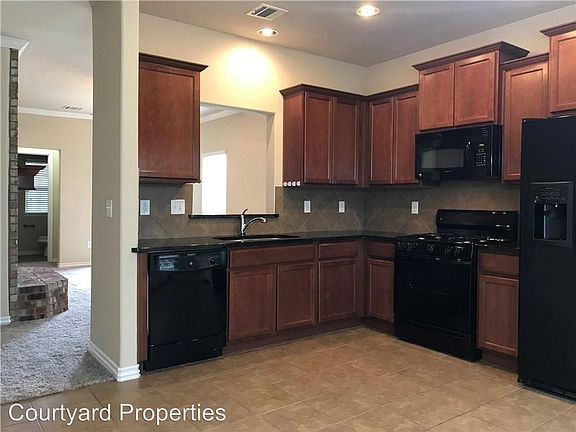 4th image of 7513 Meadow Lake Dr