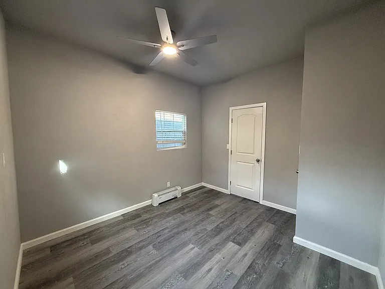 16112 Carolyn St — Photo 3