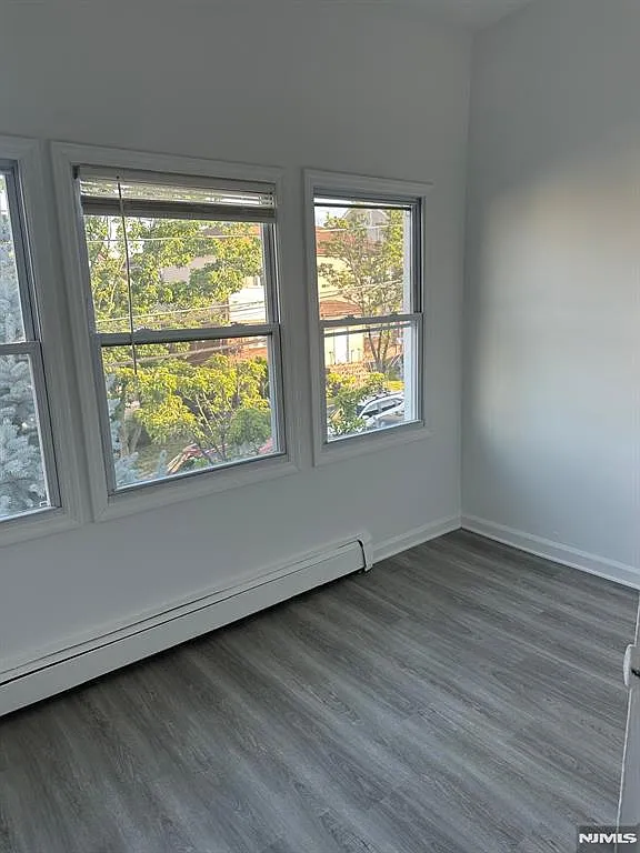 3 bed, 1.0 bath, $2,300 — Photo 4