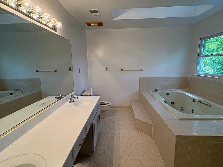 3502 Holly Rd — Photo 22