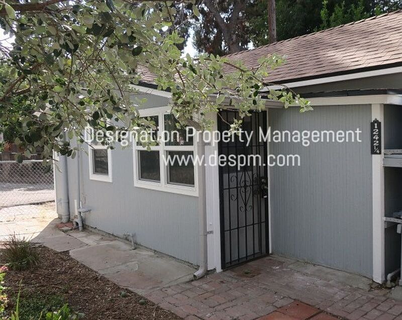 1st image of 1242 Yosemite Dr #1/4