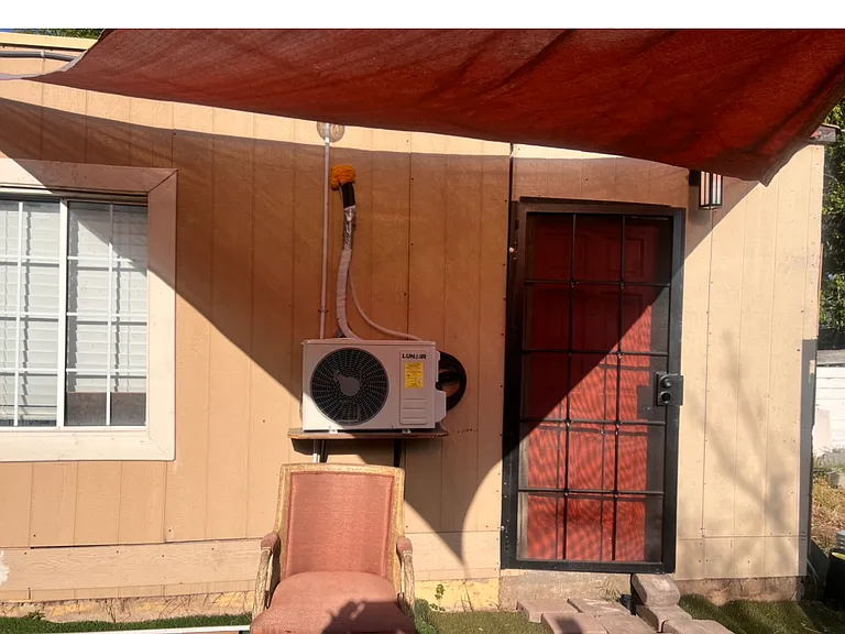 C St — Photo 3