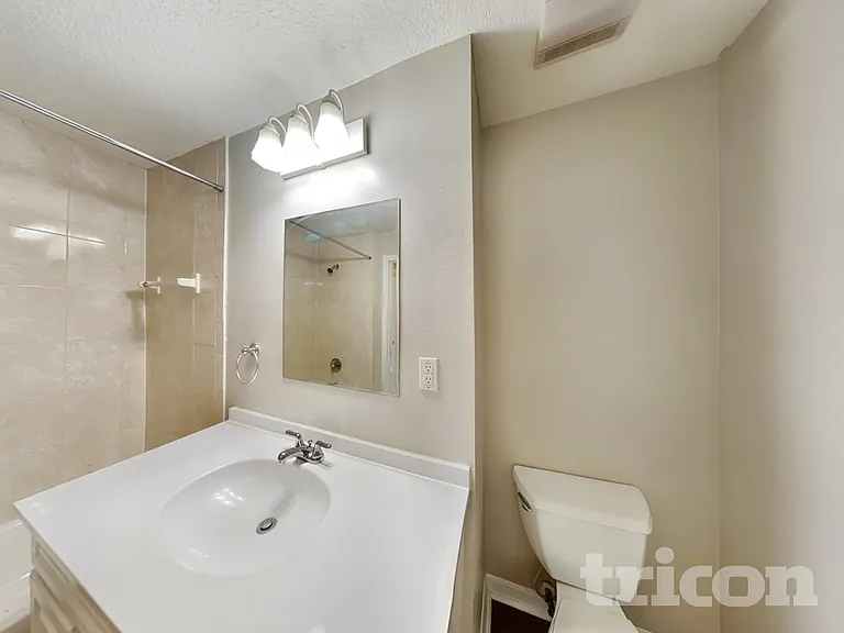 4409 Venice Dr — Photo 15