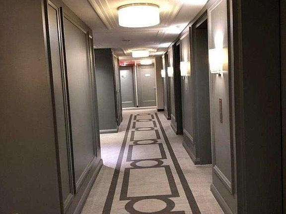 5th image of 155 Yorkville Ave #1706