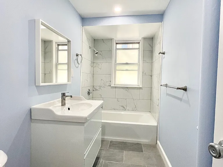 300 Summit Ave #1 — Photo 11