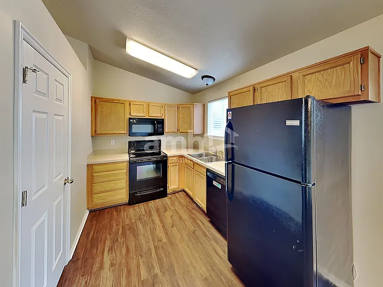 2103 W 2265 N — Photo 3