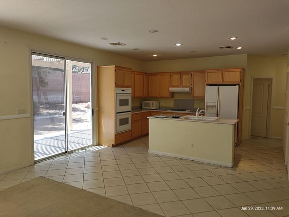 4th image of 2725 Port Lewis Ave