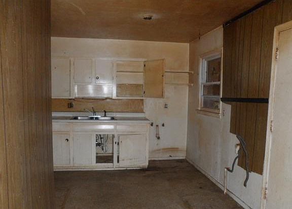 5th image of 4996 Gill Dr