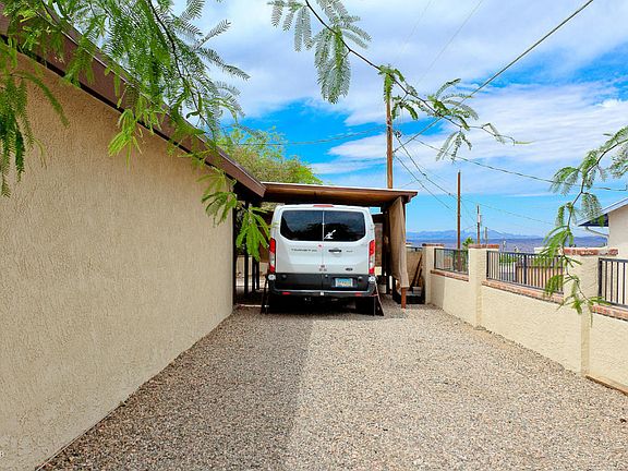3rd image of 3396 Oasis Dr