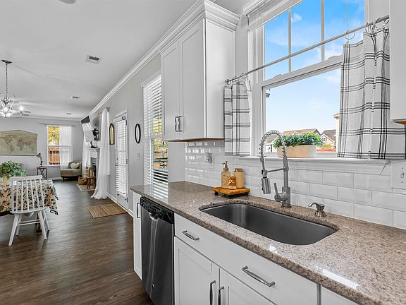 4th image of 5 Corinth Ct