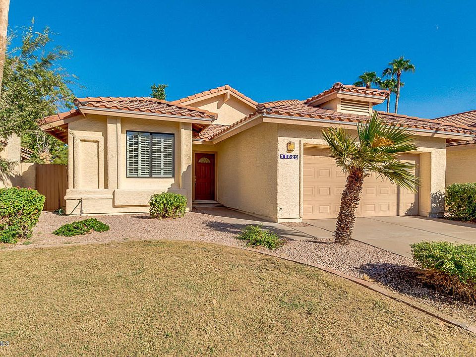 BEAUTIFUL CURB APPEAL