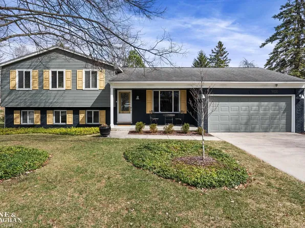 19330 Bainbridge Ave, Livonia, MI 48152