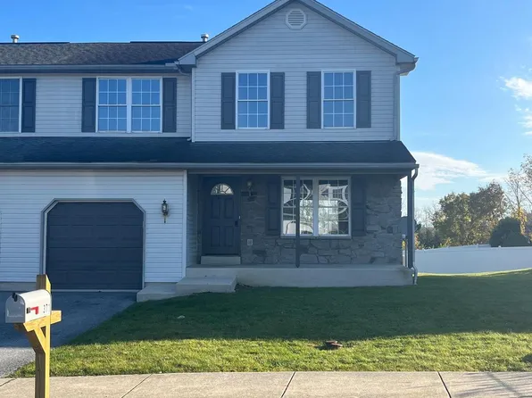 371 Oneida Dr, Sinking Spring, PA 19608