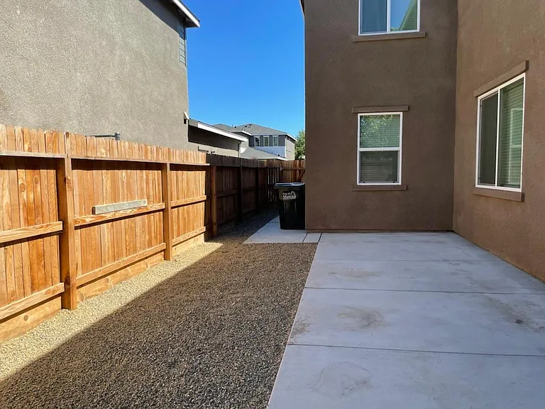 2485 Pineda Dr — Photo 5