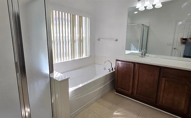 4170 SW 47th Ct — Photo 17