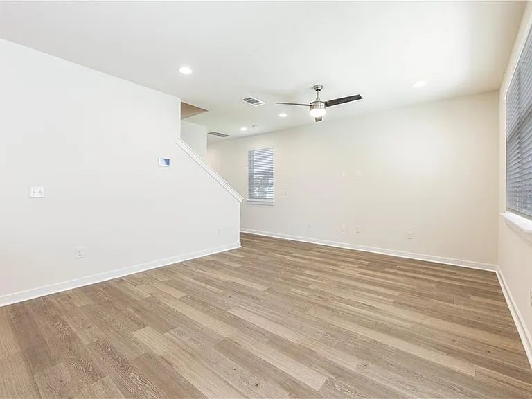 1848 Bonham Ln — Photo 5
