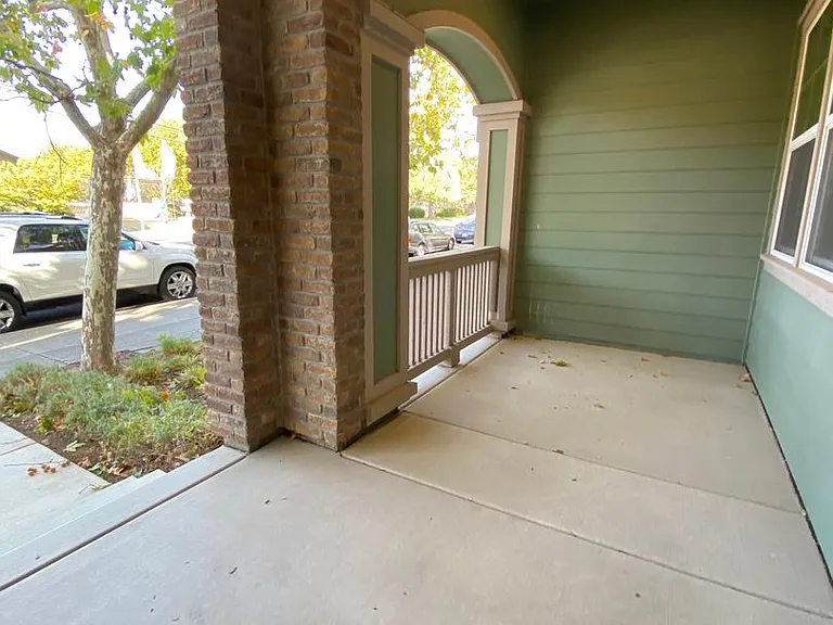1053 Catalina Dr — Photo 22