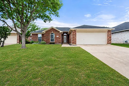 5021 Bayberry Dr Photo 1