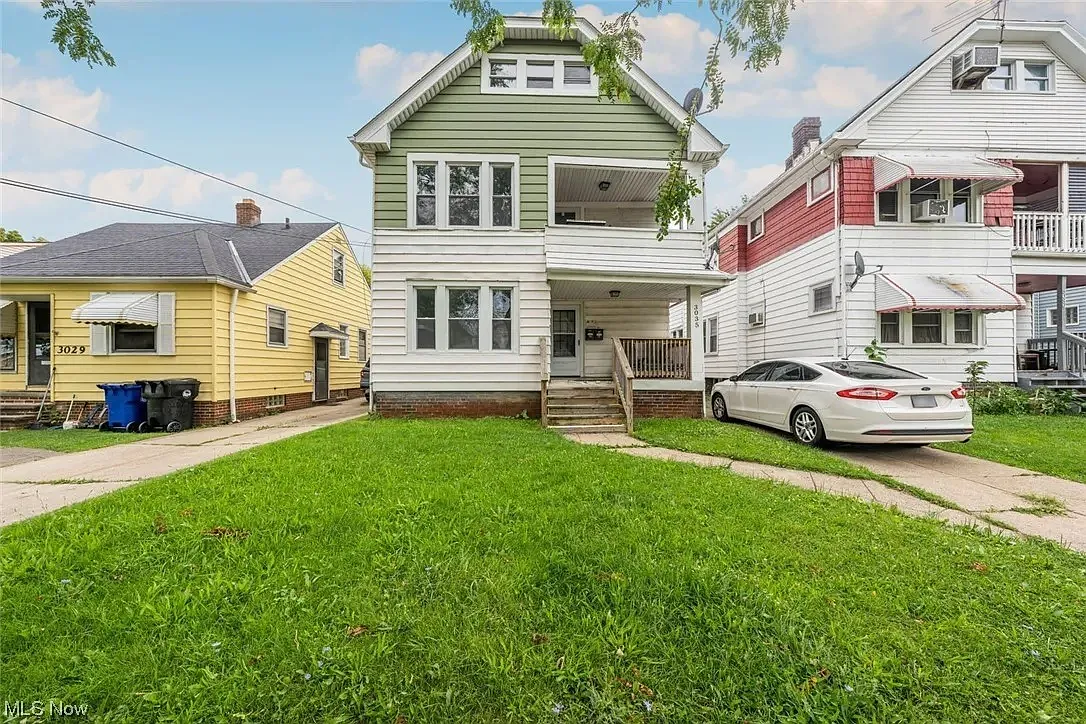 3035 W 116th St photo 1