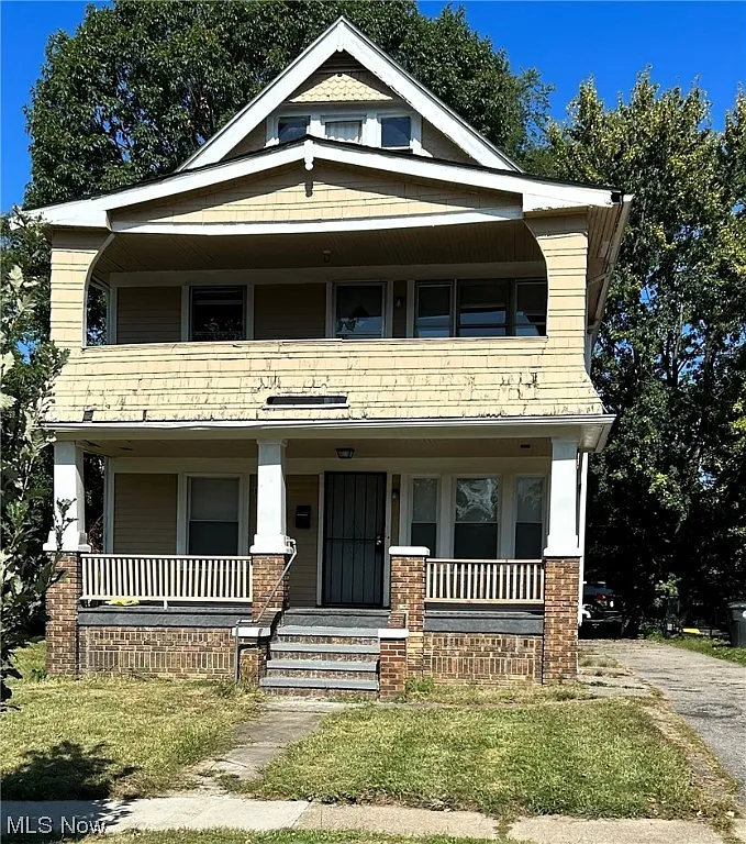 10613 Manor Ave photo 1