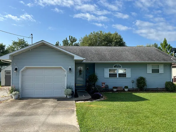 308 Eaton St, Newton, IL 62448