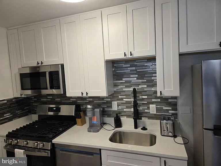 1260 21st St NW #210 — Photo 6