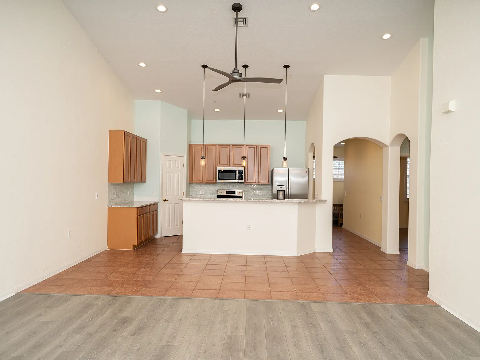 2 bed, 1632 sqft, $2,000 — Photo 4