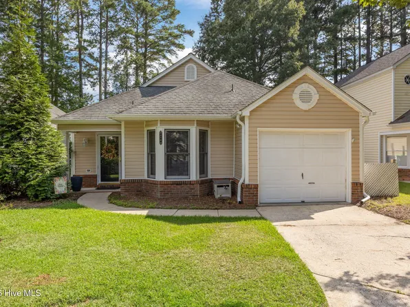 210 Fairways West Court, New Bern, NC 28562