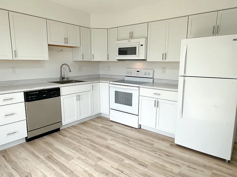 828 Wildwood Rd #2 — Photo 4
