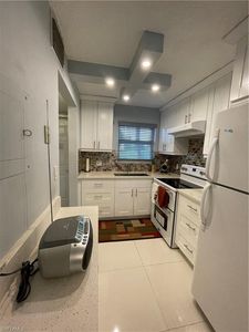 200 Forest Lakes Blvd APT 110, Naples, FL, 34105
