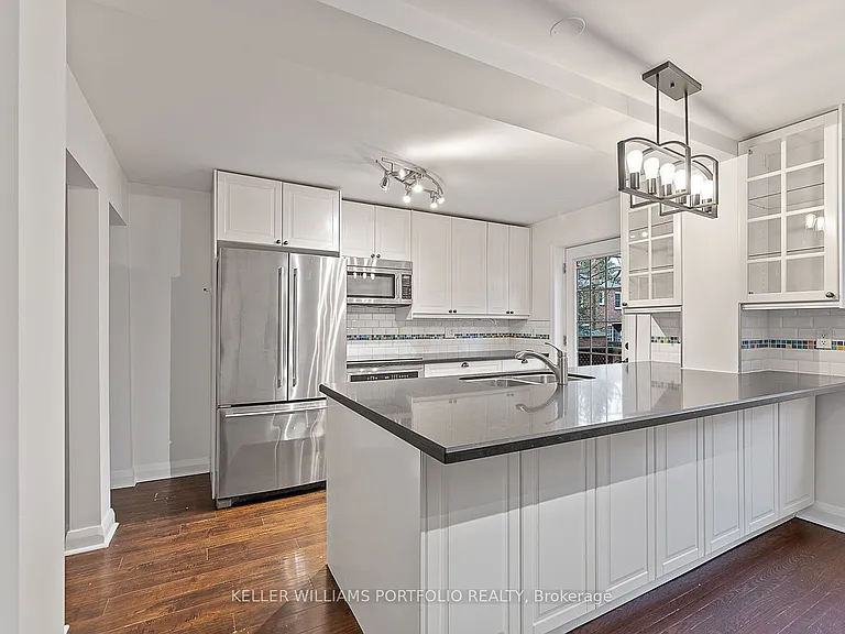 40 Scarboro Cres — Photo 14