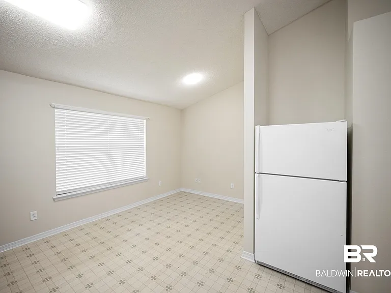 13097 Concord Dr E — Photo 9