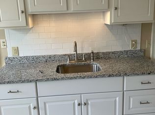 726 High St APT 1, Cumberland, RI 02864