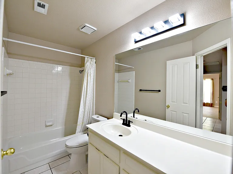 3924 Newland Dr — Photo 17