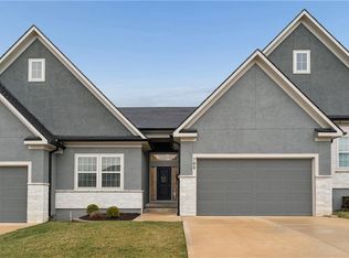 792 NE Algonquin St, Lees Summit, MO 64064