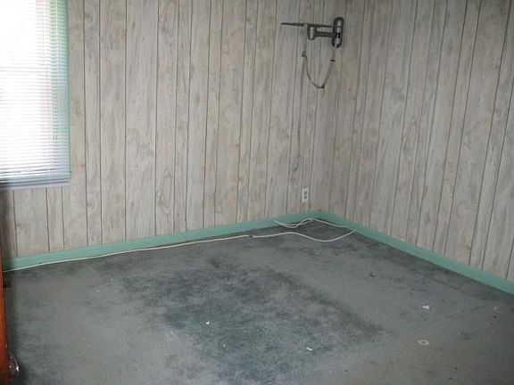 4th image of 22 Forestdale Dr