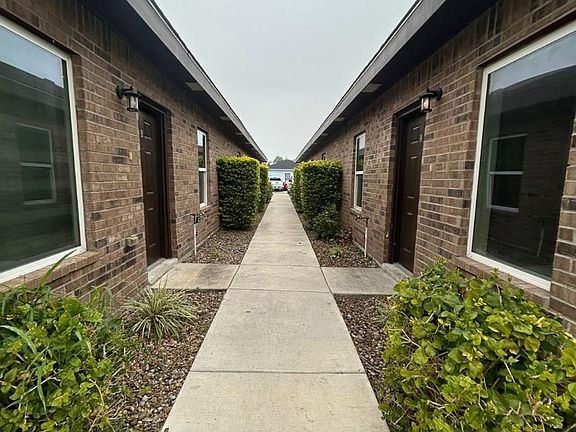 2nd image of 2811 Primrose Ave #A
