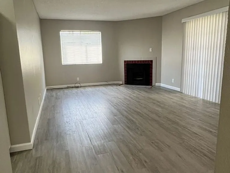 750 Gaviota Ave #2 — Photo 3