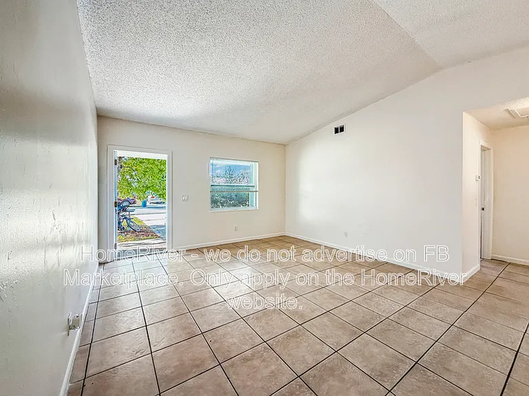 2920 SE Amherst St — Photo 7