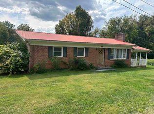 610 Hill Crest Ave, Damascus, VA 24236